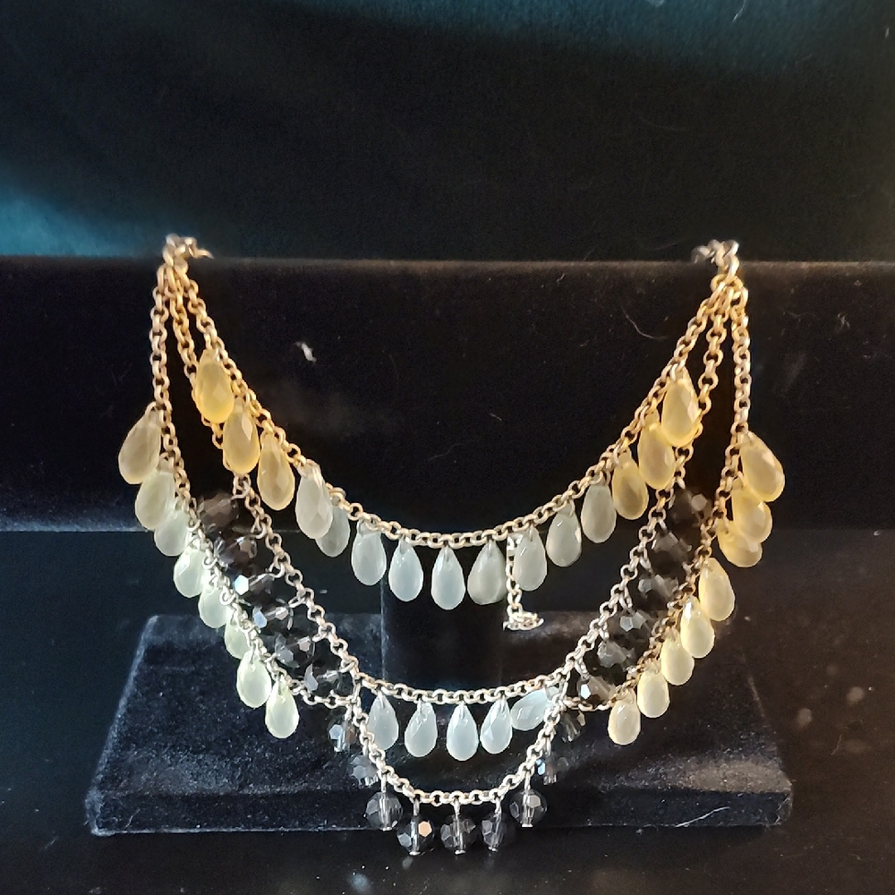 Elegant Teardrop & Gold Layered Necklace